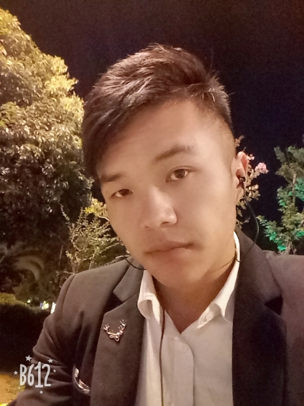 只求一陪伴的第一张照片--蓝颜知己交友网