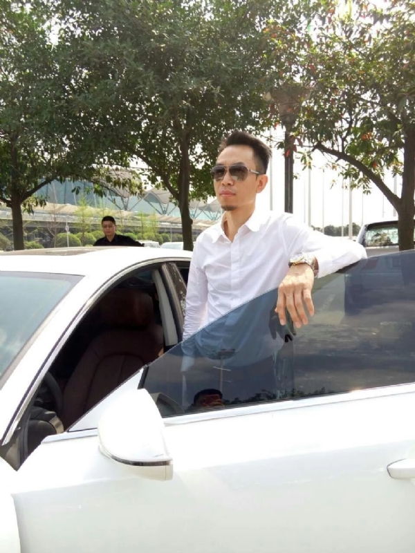 杨岳的第一张照片--蓝颜知己交友网