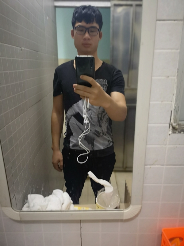 右手的执着的第一张照片--蓝颜知己交友网