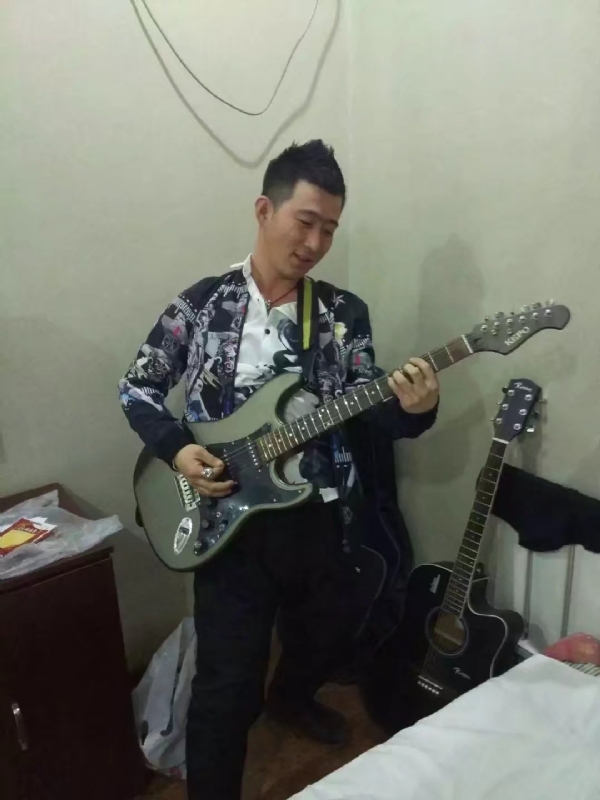 小吉他的第一张照片--蓝颜知己交友网