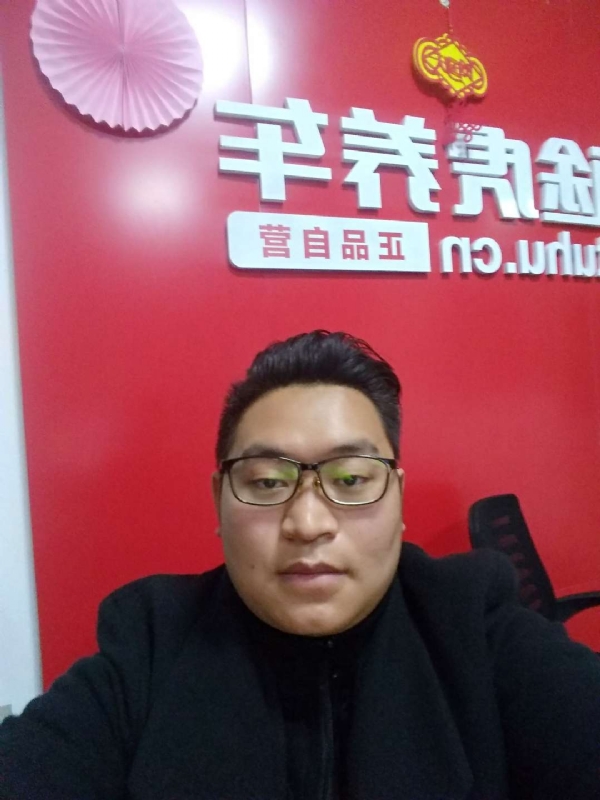 向上倾斜45度的第一张照片--蓝颜知己交友网