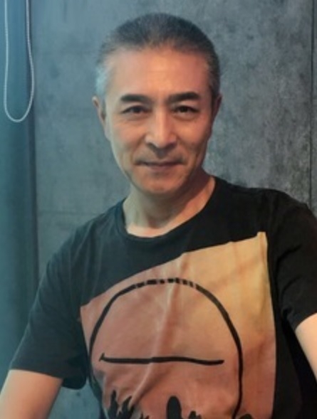 拥抱明天的第一张照片--蓝颜知己交友网