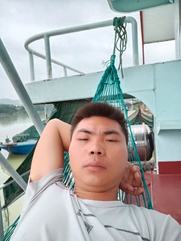 小哥哥的第一张照片--蓝颜知己交友网
