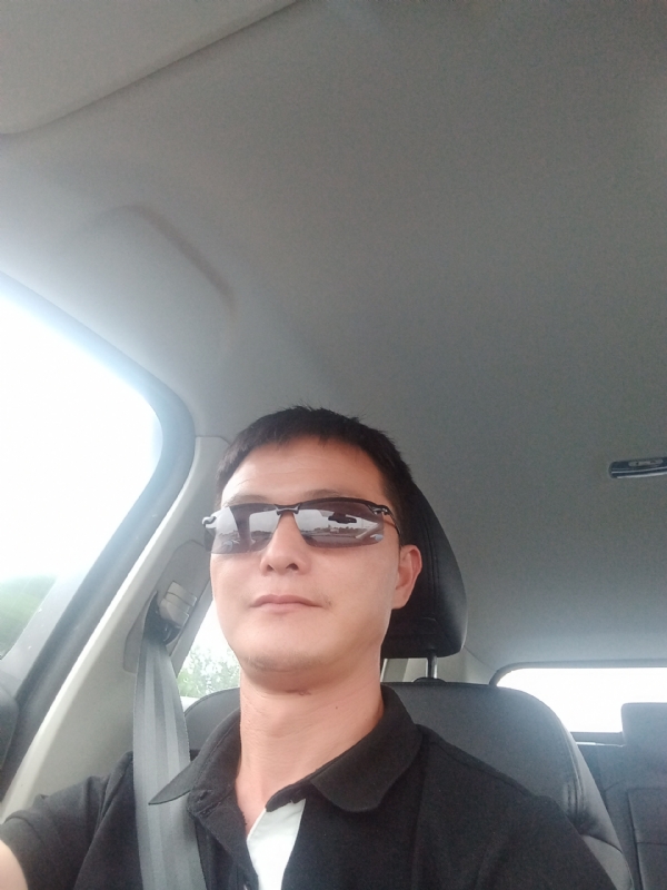 孤独的男人的第一张照片--蓝颜知己交友网