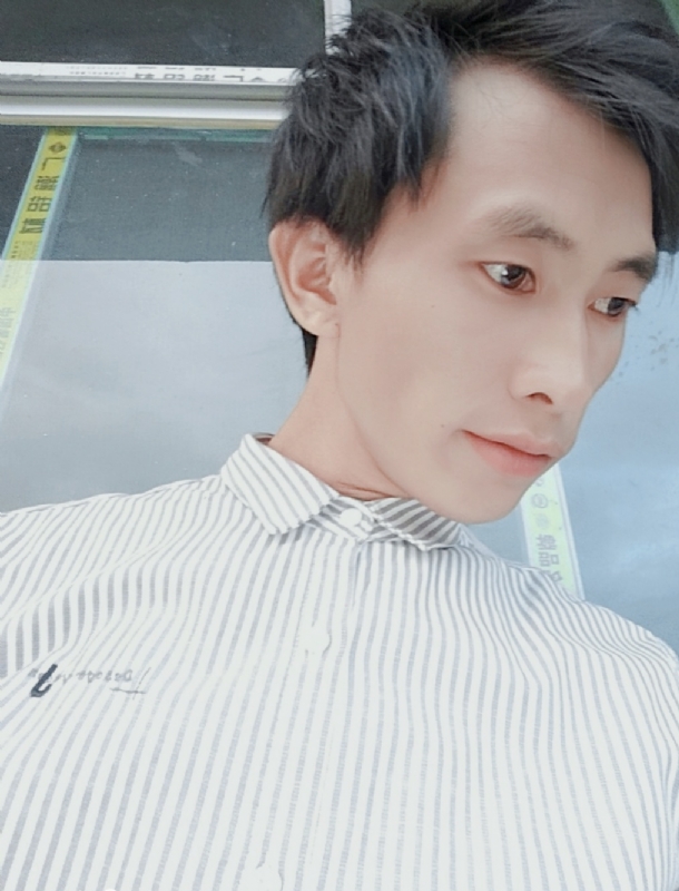 寻找下一个路口的第一张照片--蓝颜知己交友网