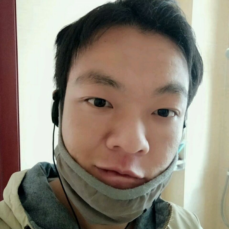 泡沫哭泣的第一张照片--蓝颜知己交友网