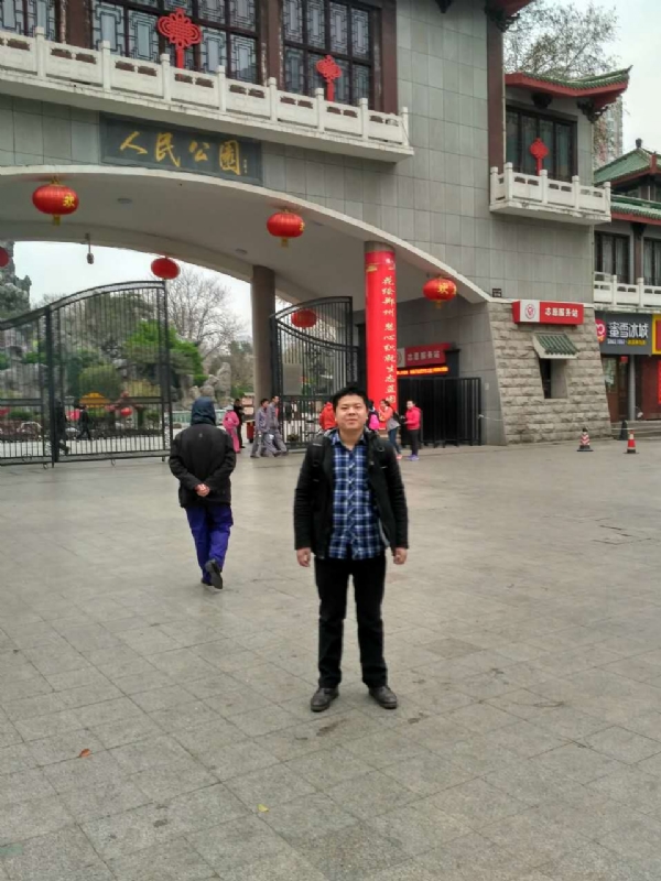 在奋斗的第一张照片--蓝颜知己交友网
