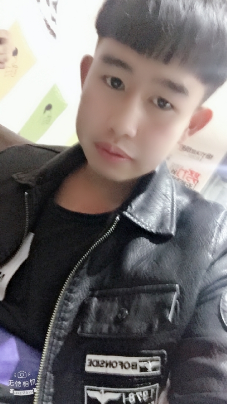 军绿色的第一张照片--蓝颜知己交友网
