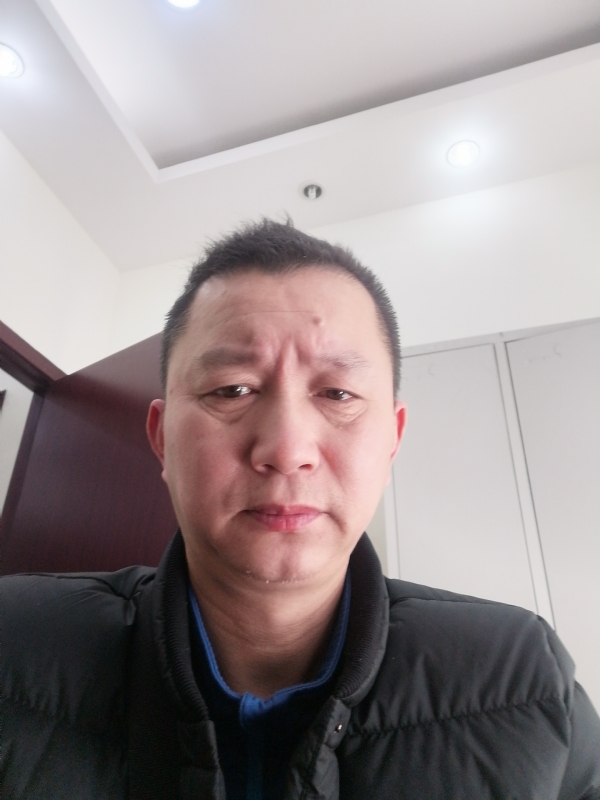 相视而笑的第一张照片--蓝颜知己交友网