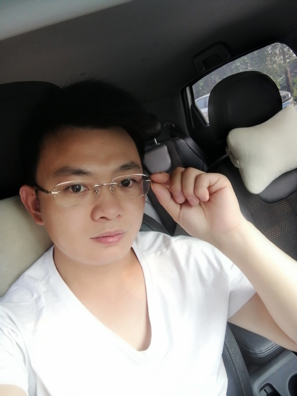 幸福的拥抱的第二张照片--蓝颜知己交友网