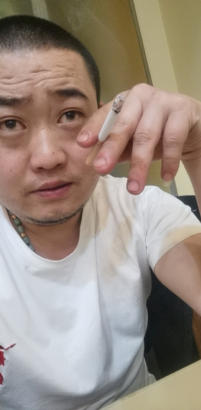 孤独的螃蟹的第一张照片--蓝颜知己交友网