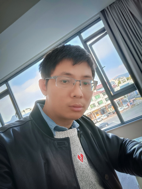 也许只是缺少一个拥抱的第二张照片--蓝颜知己交友网