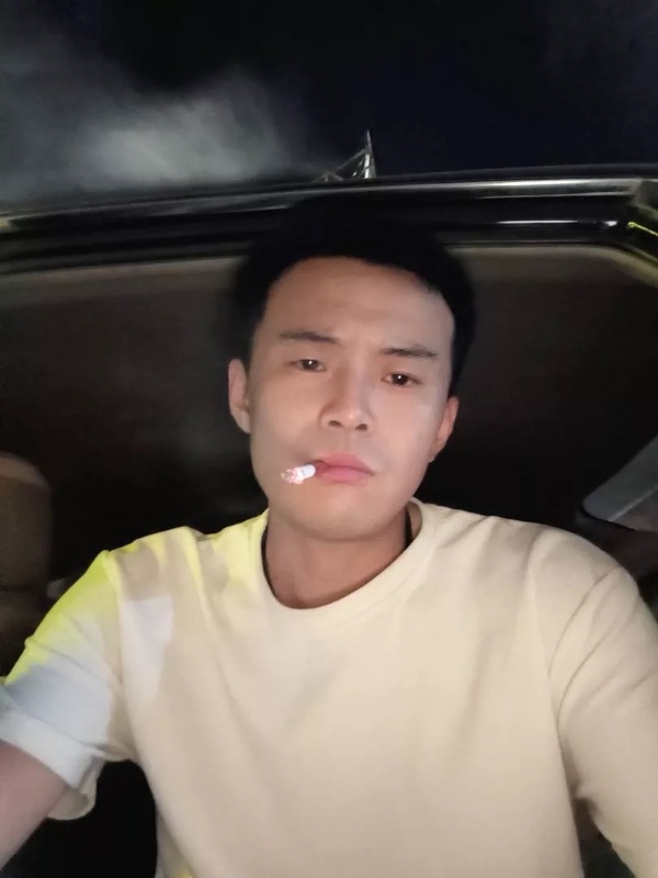 爱睡觉的土拨鼠的第一张照片--蓝颜知己交友网