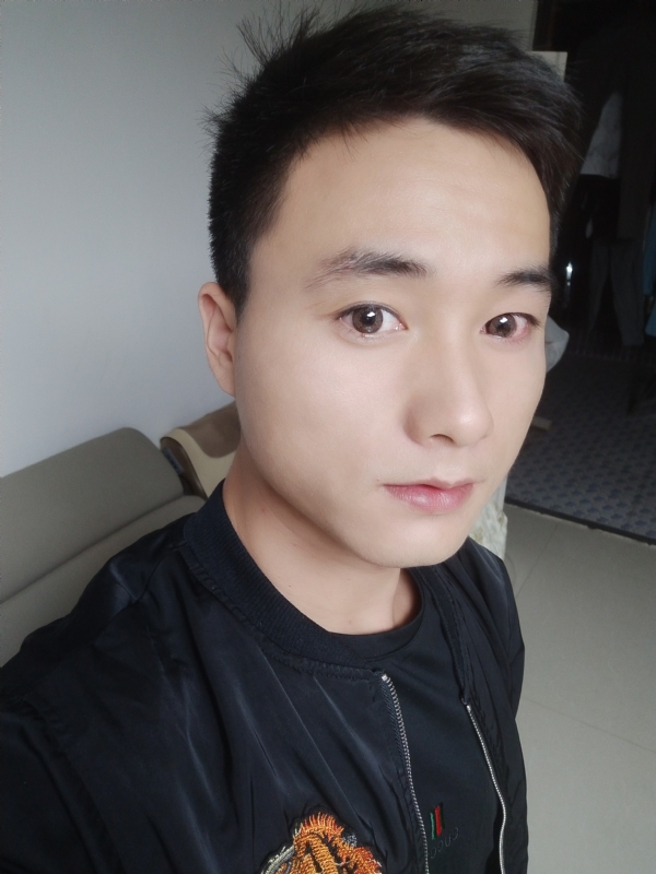 何凡的第三张照片--蓝颜知己交友网