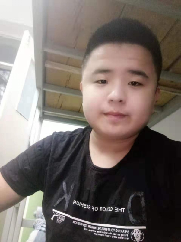 打小就爱淘气的第一张照片--蓝颜知己交友网