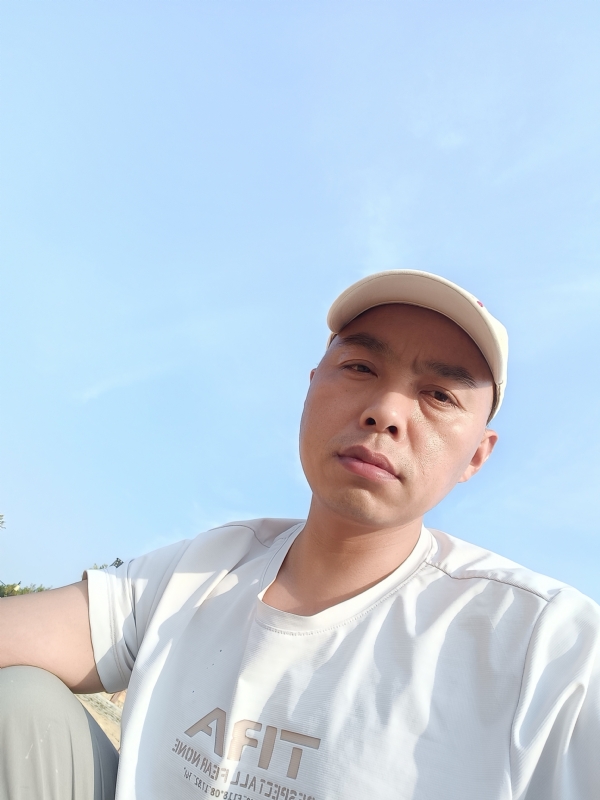 哥哥的第一张照片--蓝颜知己交友网